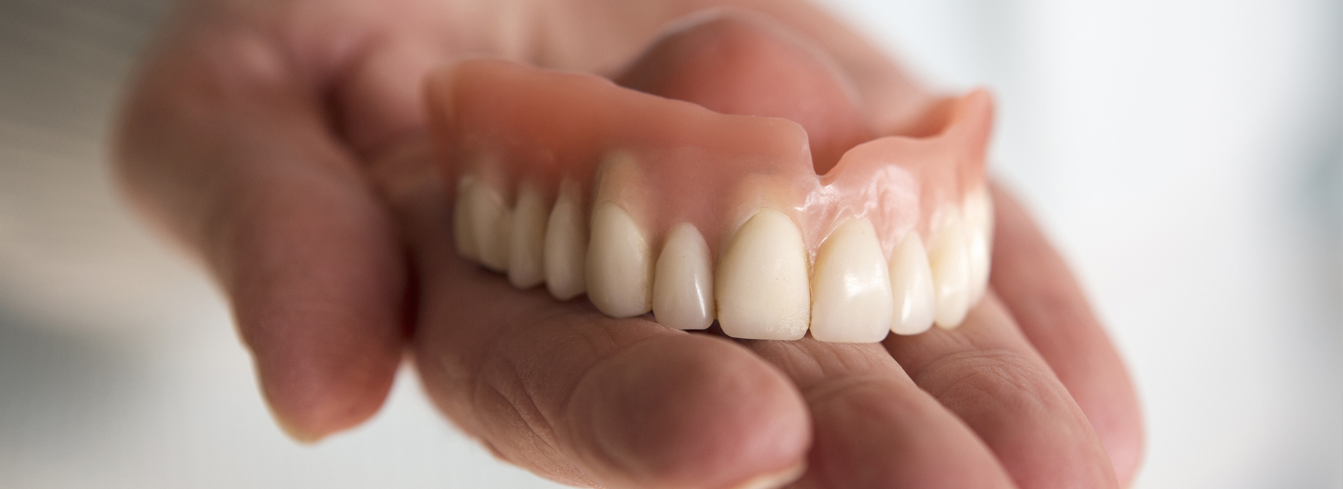 1Smile Dental | Teeth Whitening, Sleep Apnea and Ceramic Crowns